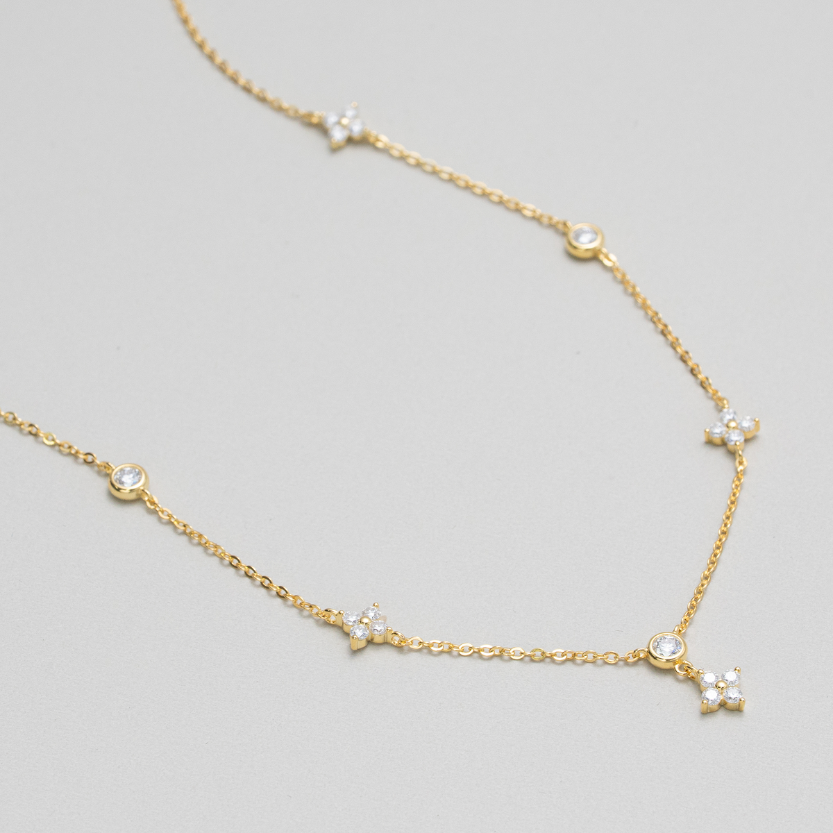 Leaf Motif Moissanite Necklace