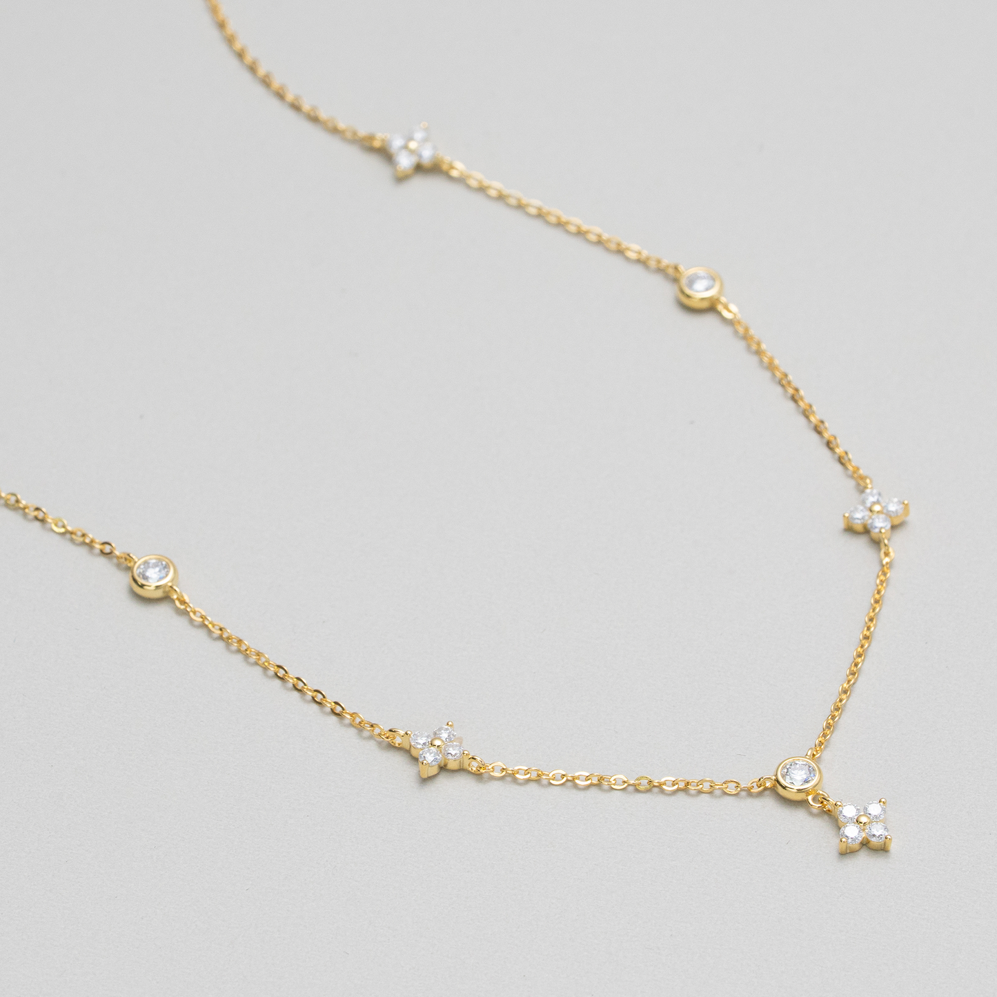 Leaf Motif Moissanite Necklace